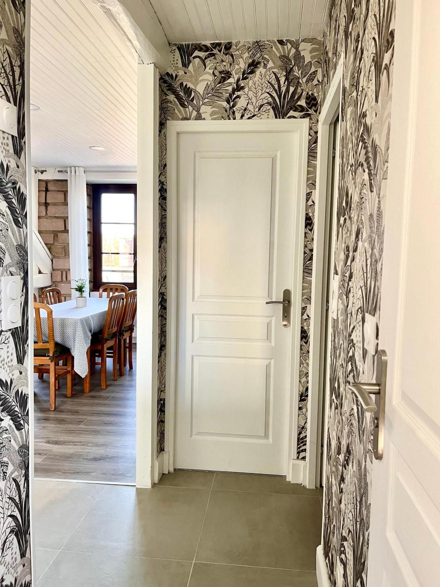 Appartement En Plein Centre Ville Milly-la-Foret Extérieur photo
